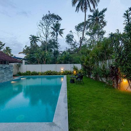 Deshadan'S Tarangi Beach Villas,Marari Mararikulam Buitenkant foto